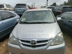 Toyota Avanza 2004 Silver