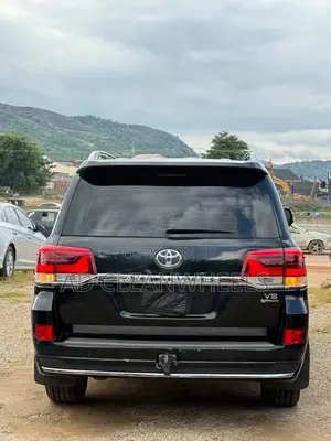 Toyota Land Cruiser 4.5 V8 VXR 2019 Black