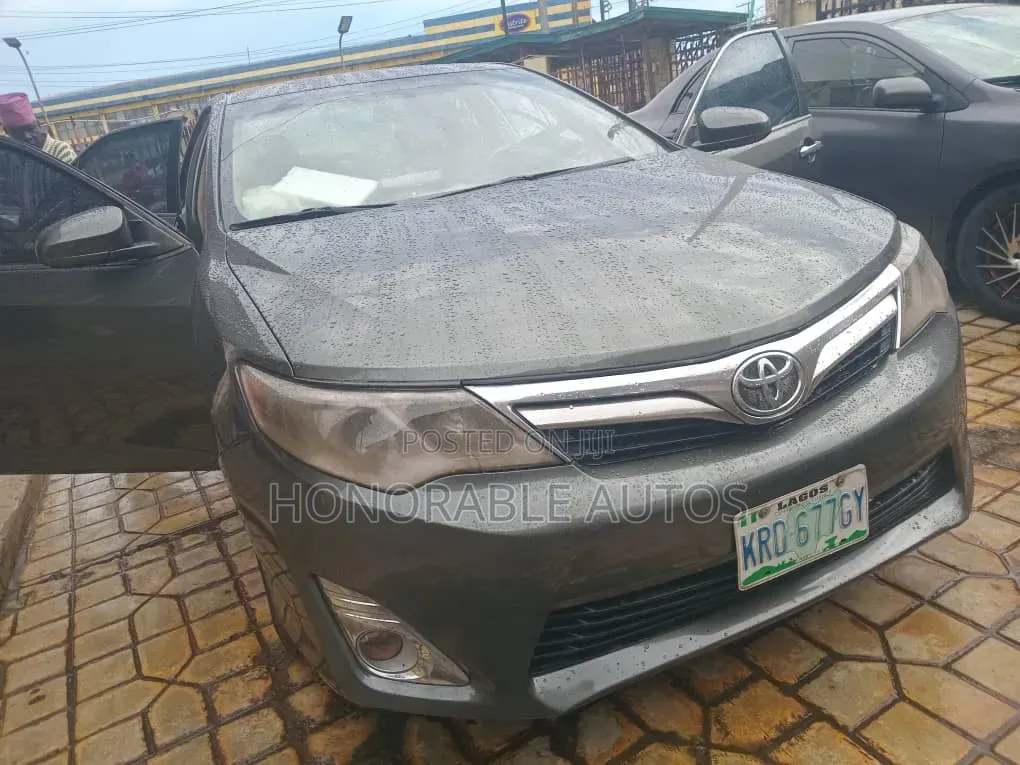 Toyota Camry 2012 Gray