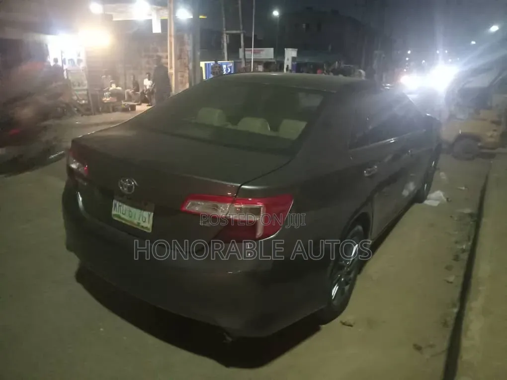 Toyota Camry 2012 Gray
