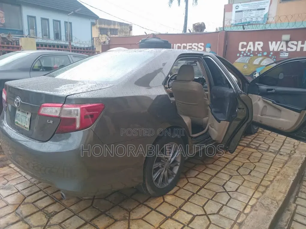 Toyota Camry 2012 Gray