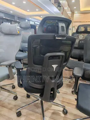 Ergonomical Office Chair With Headrest.