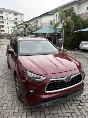 Toyota Highlander XLE AWD 2020 Red