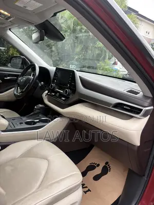 Toyota Highlander XLE AWD 2020 Red