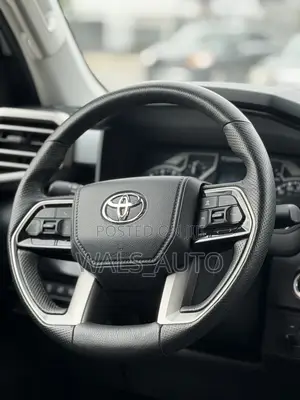 Toyota Tundra 2023 White
