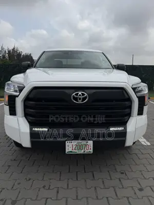 Toyota Tundra 2023 White