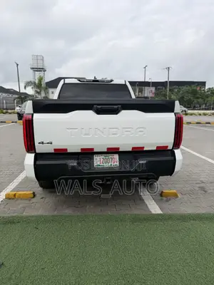 Toyota Tundra 2023 White