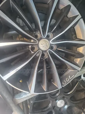 19rim for Highlander and Lexus Tokunbo