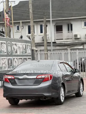 Toyota Camry XLE 4dr Sedan (2.5L 4cyl 6A) 2013 Gray