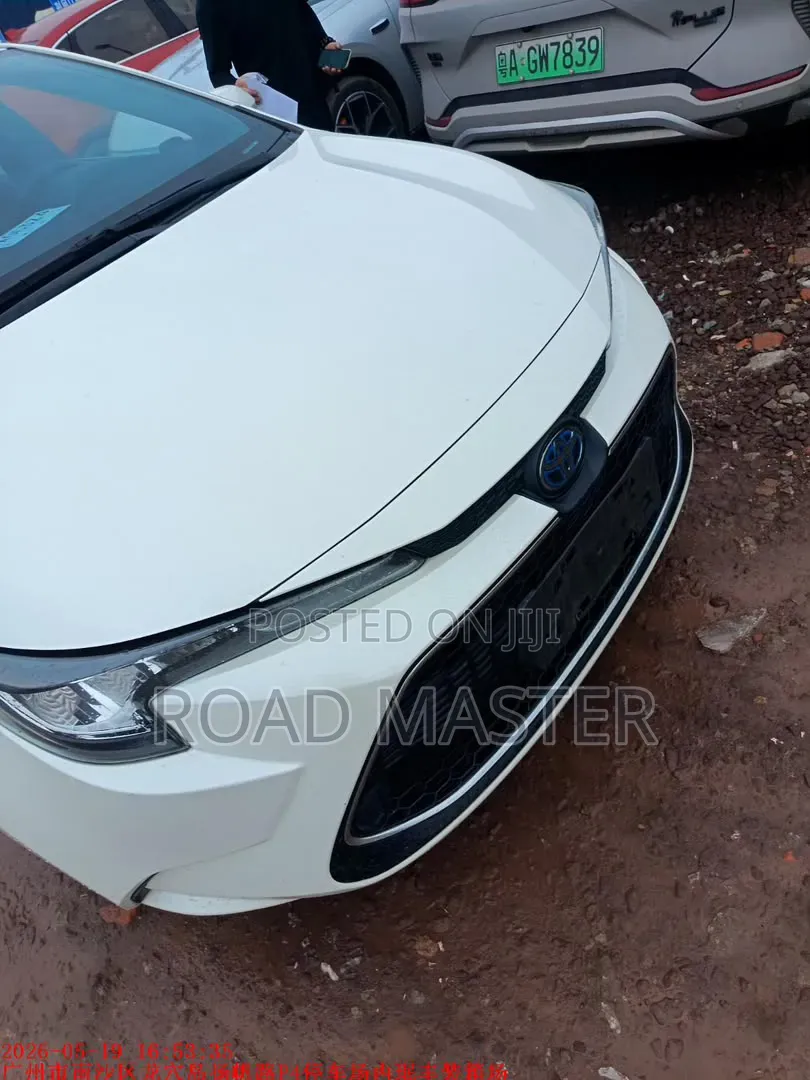 Toyota Corolla 2018 White