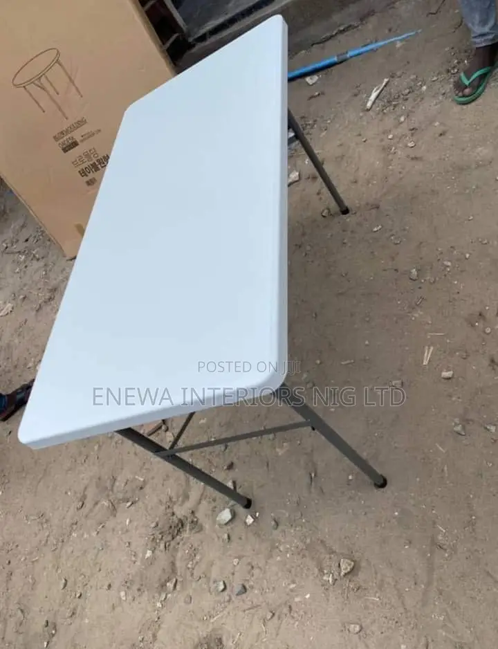 6 Seater Foldable Plastic Table