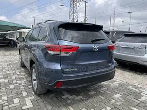 Toyota Highlander 2016 Blue