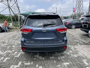 Toyota Highlander 2016 Blue