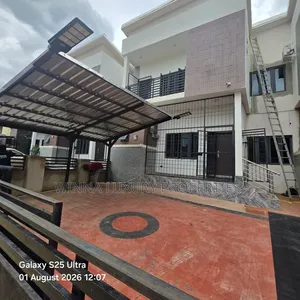 3bdrm Townhouse / Terrace in Along Von Axis, Lugbe District for rent