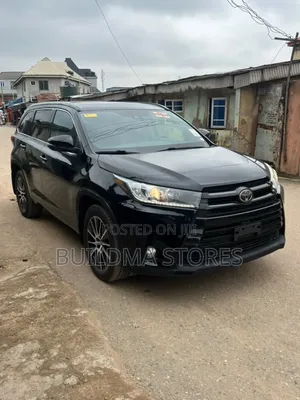Toyota Highlander SE 4x4 V6 (3.5L 6cyl 8A) 2018 Black