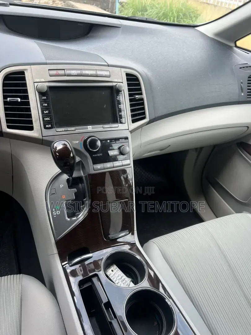Toyota Venza 2009 Silver