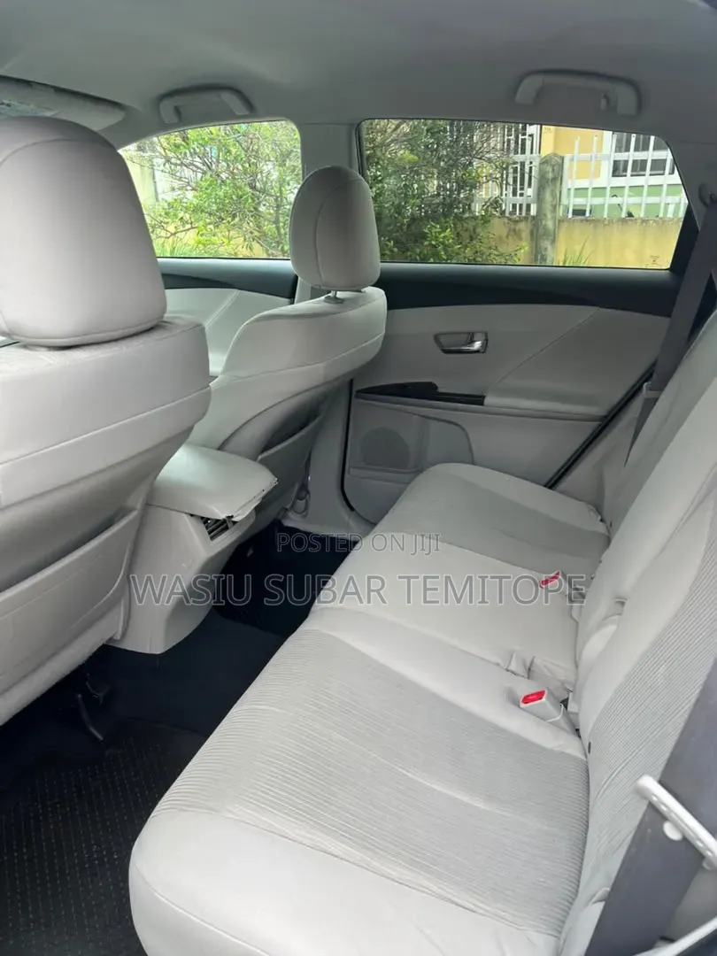 Toyota Venza 2009 Silver