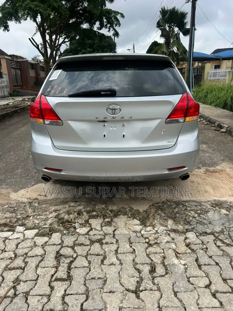 Toyota Venza 2009 Silver