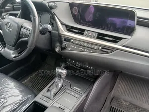 Lexus ES 2020 Silver