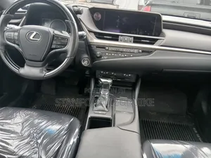 Lexus ES 2020 Silver