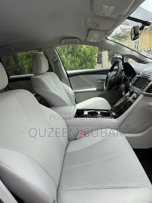 Toyota Venza XLE 2010 Silver