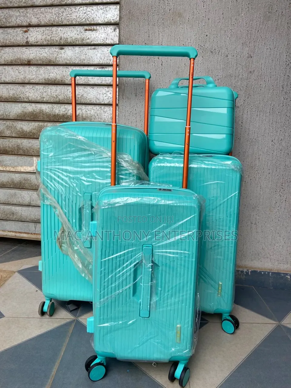 Ak Wide Pull Good Quality Rubber Suitcase