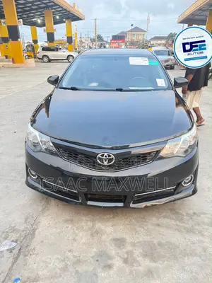 Toyota Camry SE 4dr Sedan (3.5L 6cyl 6A) 2014 Black