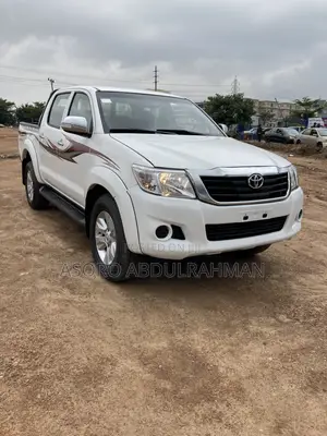 Toyota Hilux 2010 White