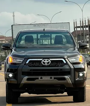 New Toyota Hilux 2025 Black