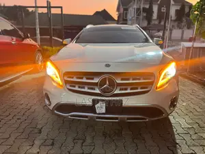 Mercedes-Benz GLA-Class GLA250 4MATIC 4dr SUV AWD (2.0L 4cyl Turbo 7AM) White