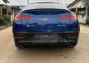 Mercedes-Benz GLE-Class 2022 Blue