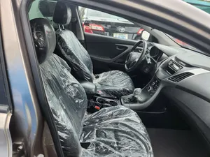 Hyundai Elantra 2014 Gold
