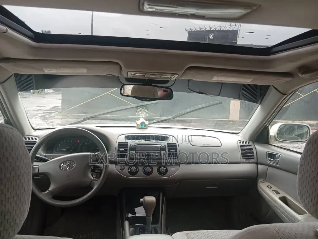 Toyota Camry 2004 Silver