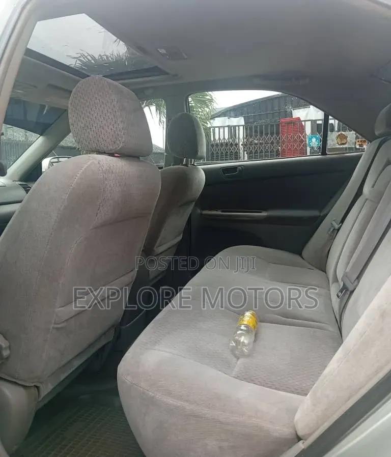Toyota Camry 2004 Silver
