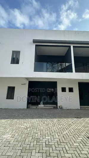 4bdrm Townhouse/Terrace in Ikota for sale