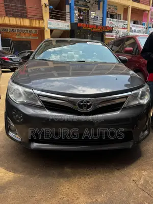 Toyota Camry XLE 4dr Sedan (2.5L 4cyl 6A) 2012 Gray