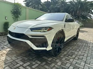 Lamborghini Urus Base 2019 White