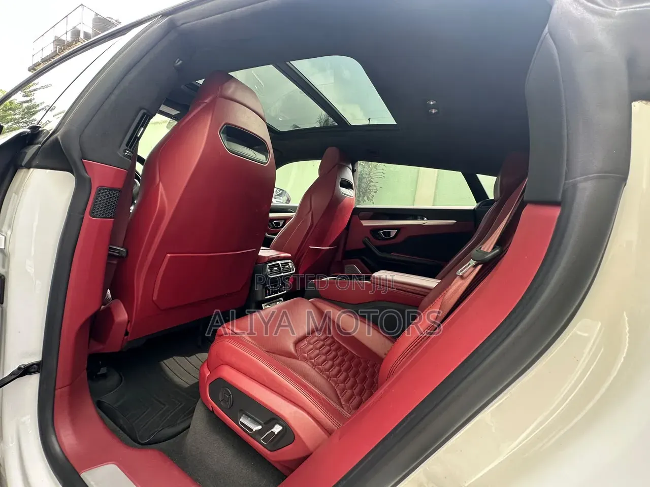 Lamborghini Urus Base 2019 White