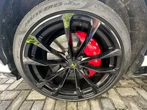 Lamborghini Urus Base 2019 White