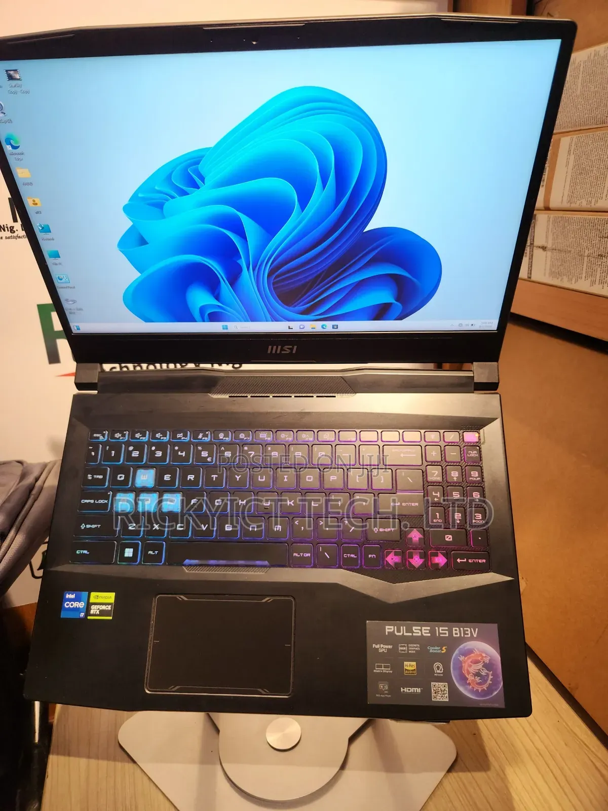 Laptop MSI Pulse GL66 16GB Intel Core i7 SSD 1T