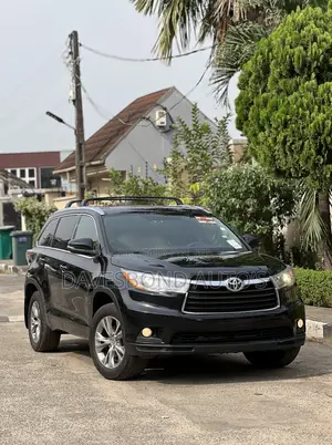 Toyota Highlander XLE 4dr SUV AWD (3.5L 6cyl 6A) 2015 Black