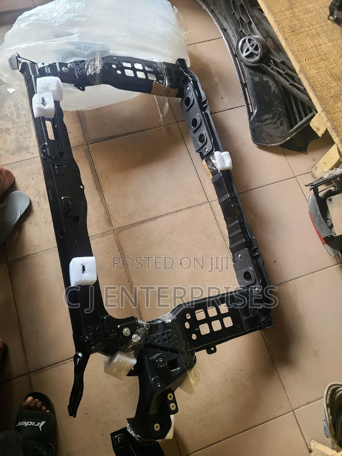 Front Cut Hyundai Santafe 2015 Model