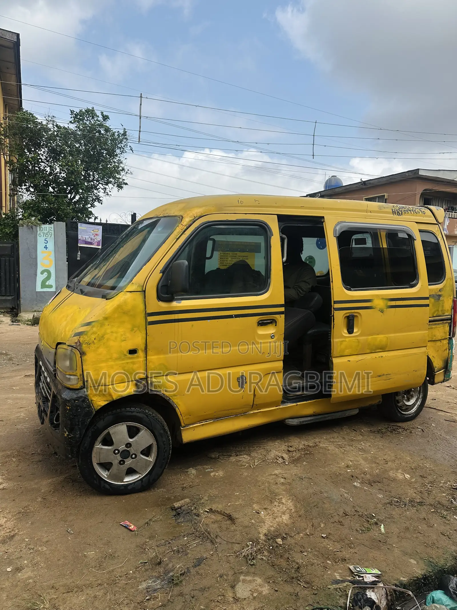 Suzuki APV Minibus 2010 Yellow