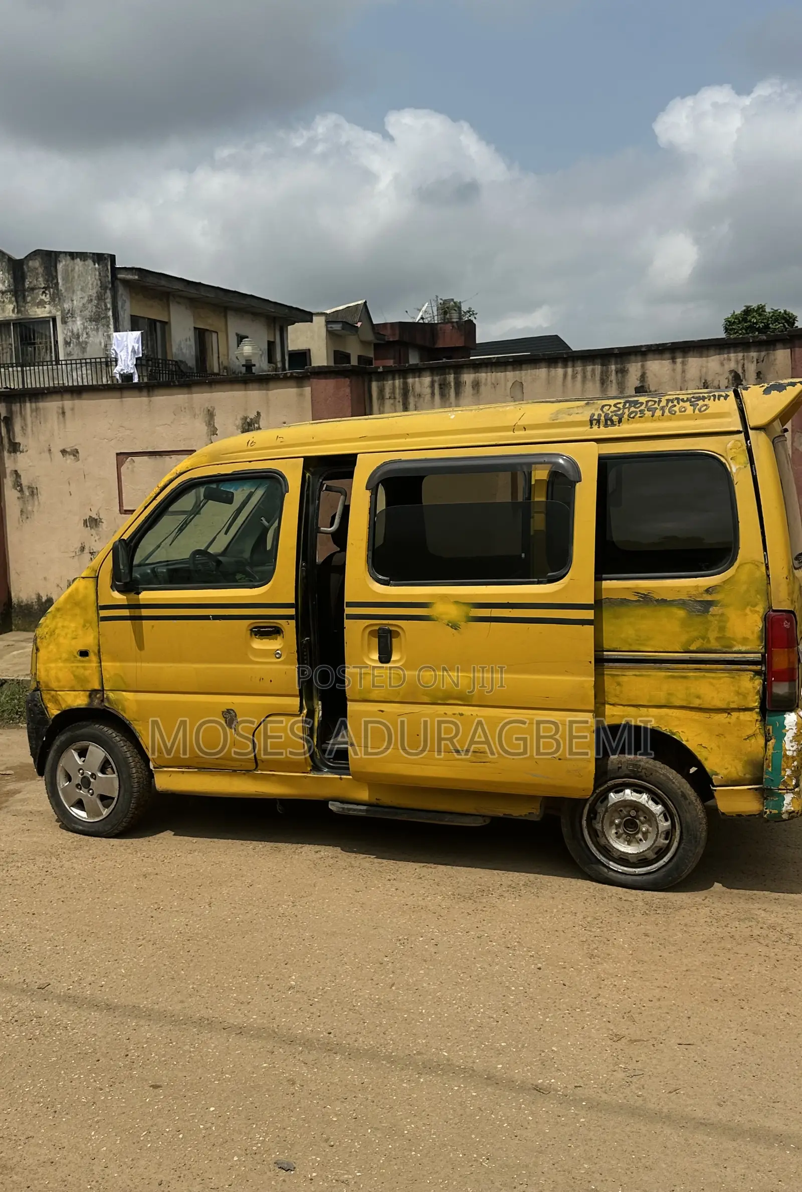 Suzuki APV Minibus 2010 Yellow