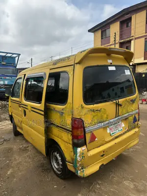 Suzuki APV Minibus 2010 Yellow