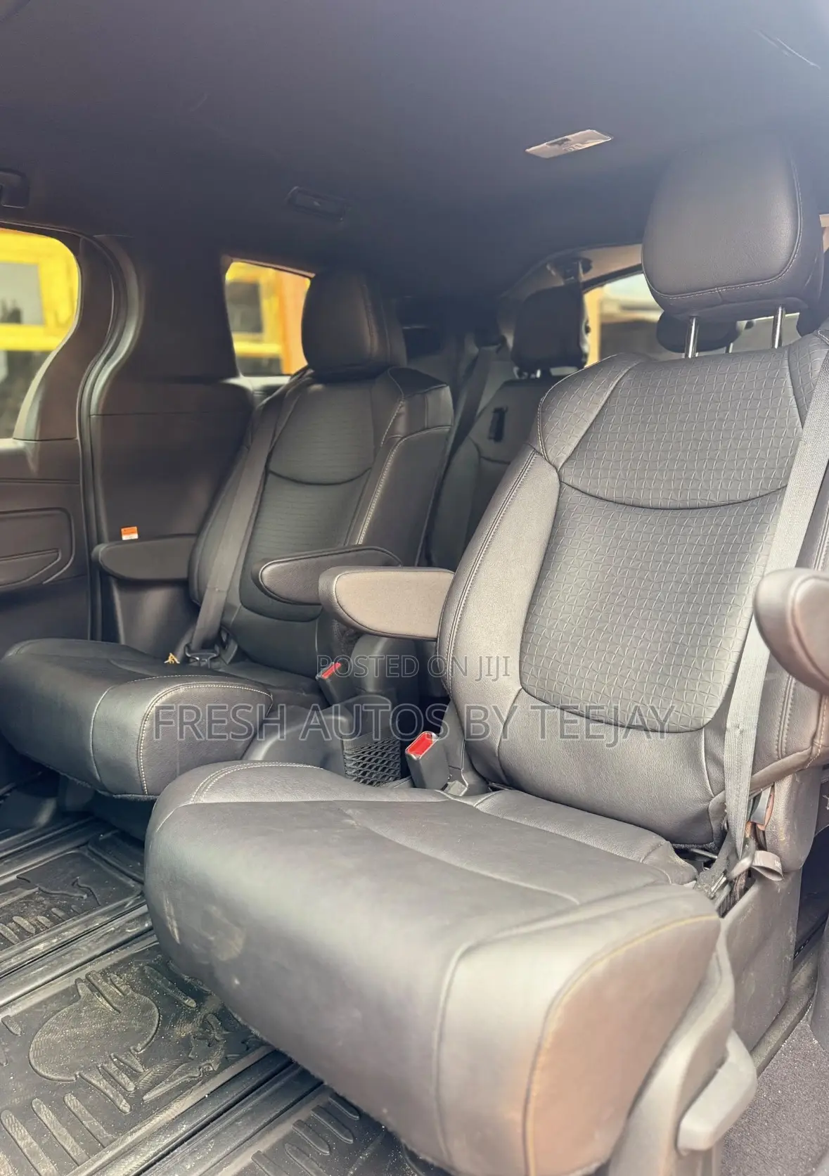 Toyota Sienna XLE 7-Passenger AWD 2025 Gray