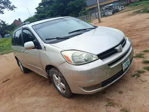 Toyota Sienna 2005