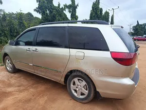 Toyota Sienna 2005