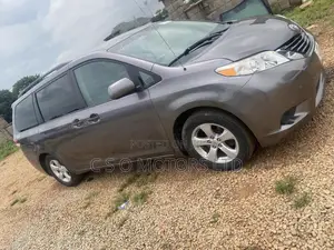 Toyota Sienna Limited 7 Passenger 2012 Gray