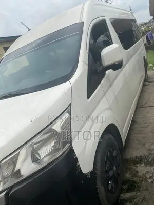 Toyota HiAce 2023 White